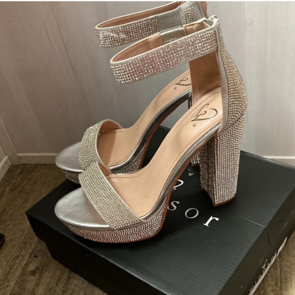 Windsor Silver Rhinestone Platform Block Heels NWT - image 7